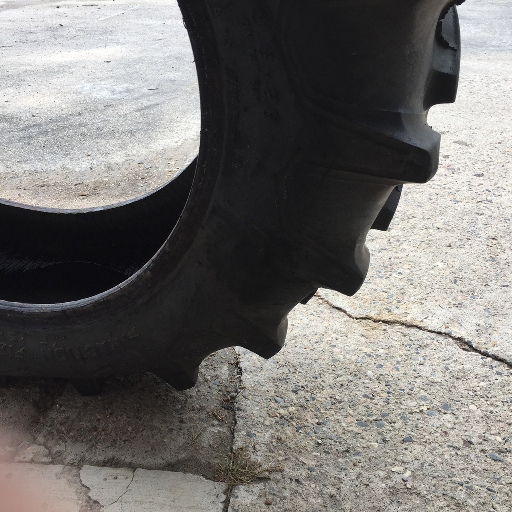 13.6/-28 Firestone Traction Field & Road R-1, C (6 Ply) 90%