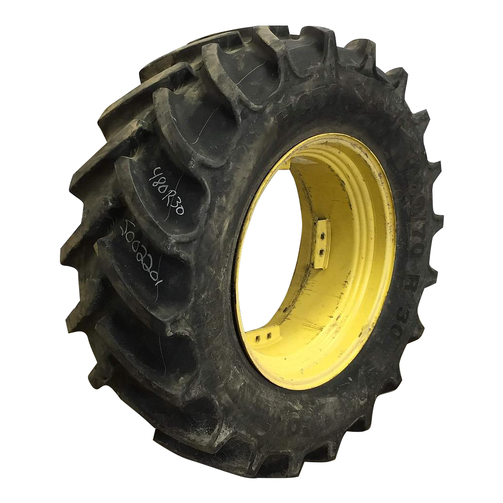 480/70R30 Continental HC70 R-1W on John Deere Yellow 8-Hole Rim with Clamp/U-Clamp (groups of 2 bolts) 95%