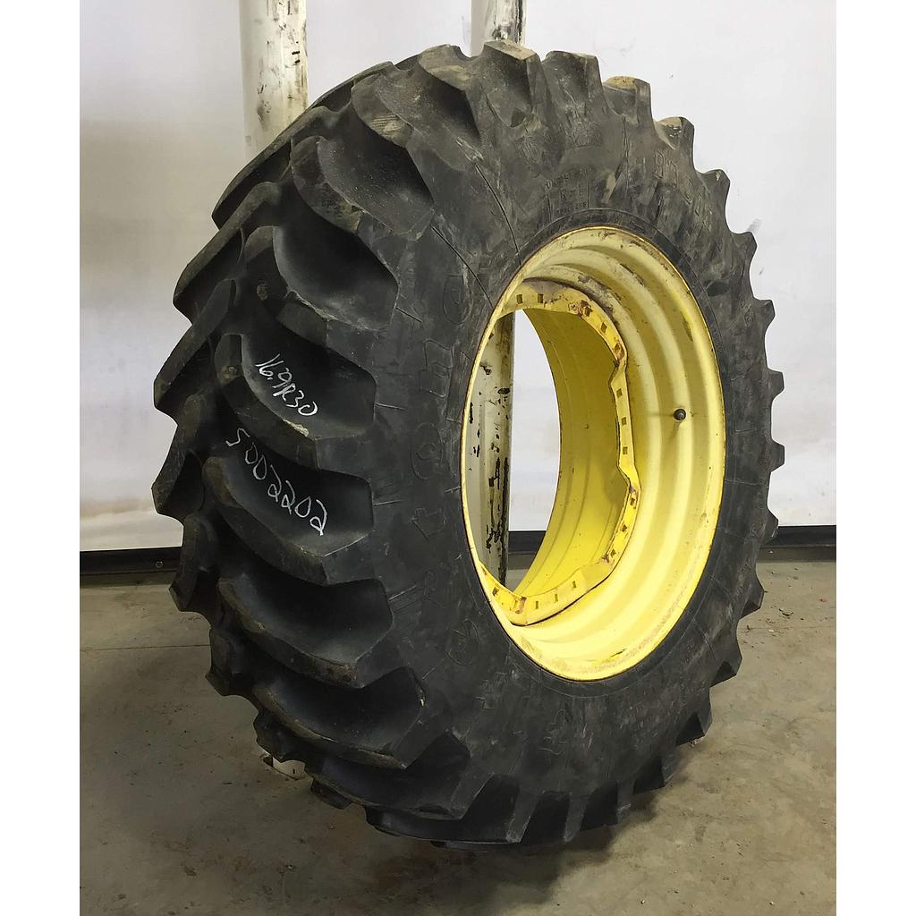 420/90R30 Firestone Radial All Traction FWD R-1 on John Deere Yellow 12-Hole Waffle Wheel (Groups of 3 bolts) 60%