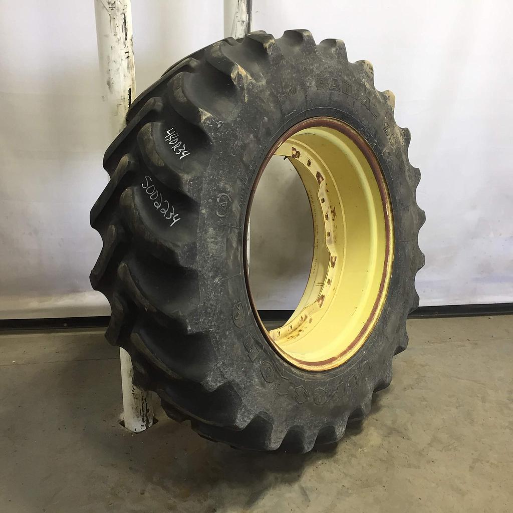 480/70R34 Firestone Radial 9000 R-1W on John Deere Yellow 12-Hole Waffle Wheel (Groups of 3 bolts) 55%