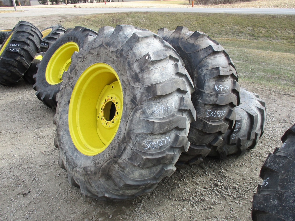 16.9/-24 Titan Farm Industrial Tractor Lug R-4, C (6 Ply) 99%