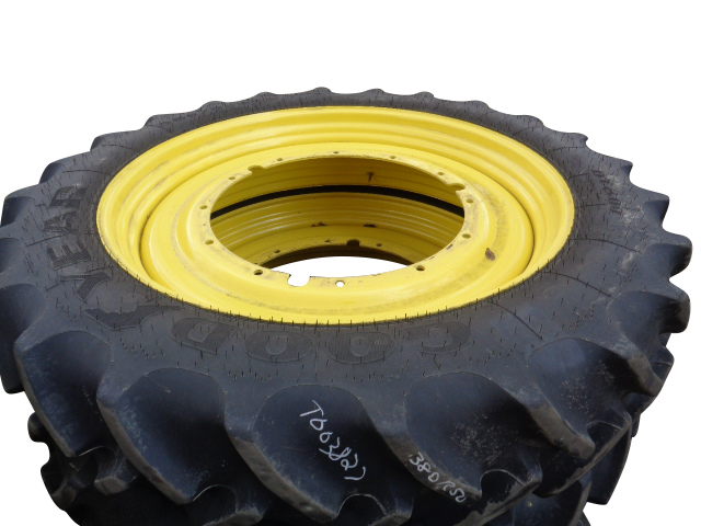 380/90R50 Goodyear Farm DT800 Optitrac R-1W on John Deere Yellow 12-Hole Stub Disc 85%