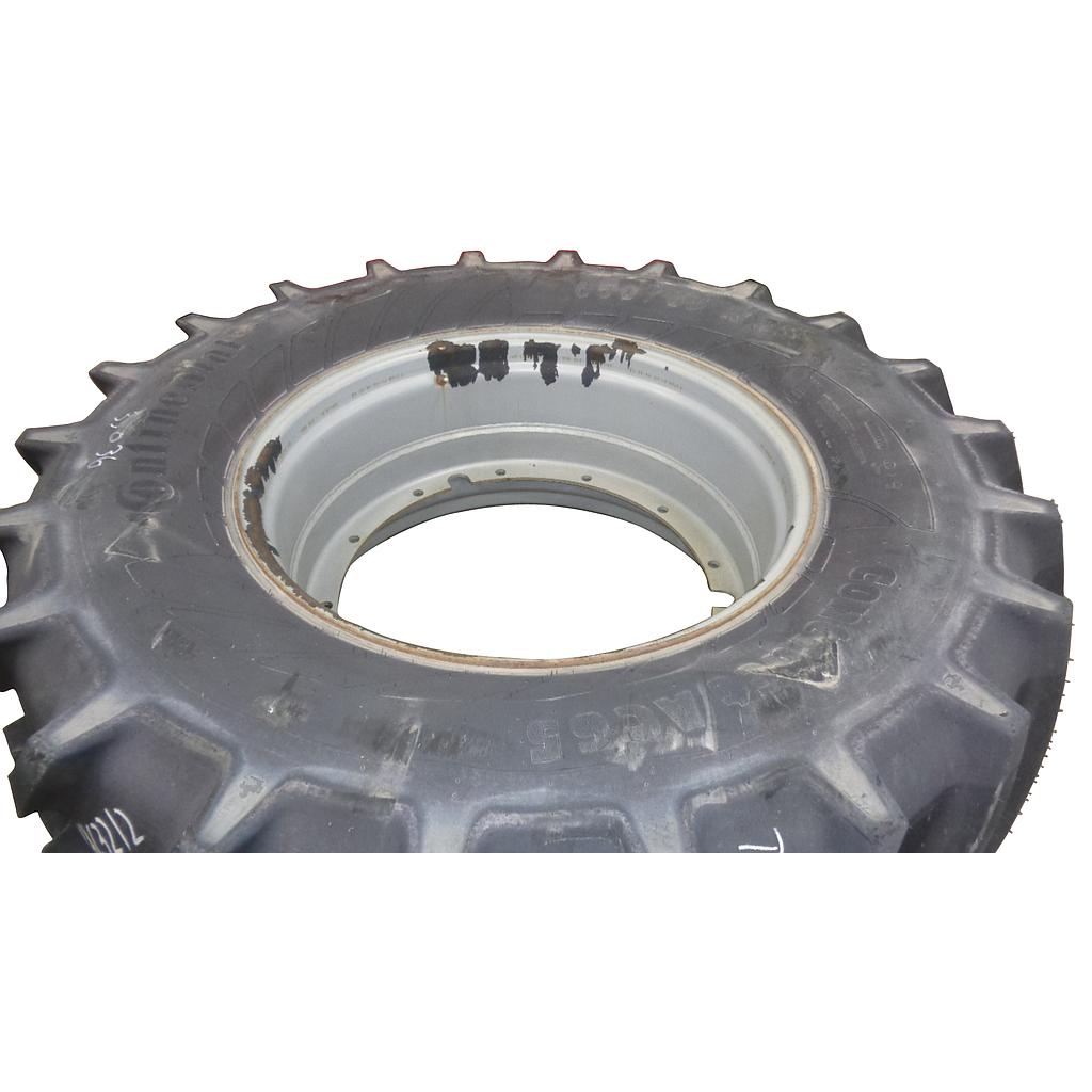 650/65R38 Continental AC65 Contract R-1W on Case IH Silver Mist 12-Hole Stub Disc 99%