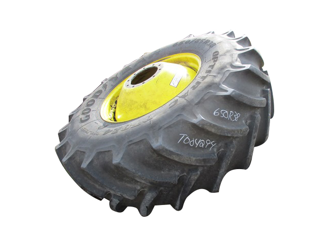 650/85R38 Goodyear Farm DT824 Optitrac R-1W on John Deere Yellow 10-Hole Dolly Dual 90%