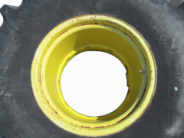 23.1/-26 Firestone Super All Traction 23 R-1 on John Deere Yellow 0-Hole Single Bevel Ag 95%
