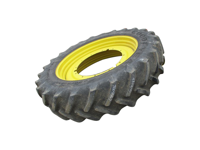 480/80R50 Goodyear Farm DT800 Super Traction R-1W on John Deere Yellow 12-Hole Stub Disc 75%