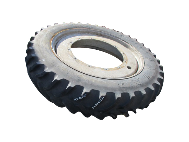 14.9/R46 Goodyear Farm Dyna Torque Radial R-1 on Case IH Silver Mist 12-Hole Stub Disc 65%