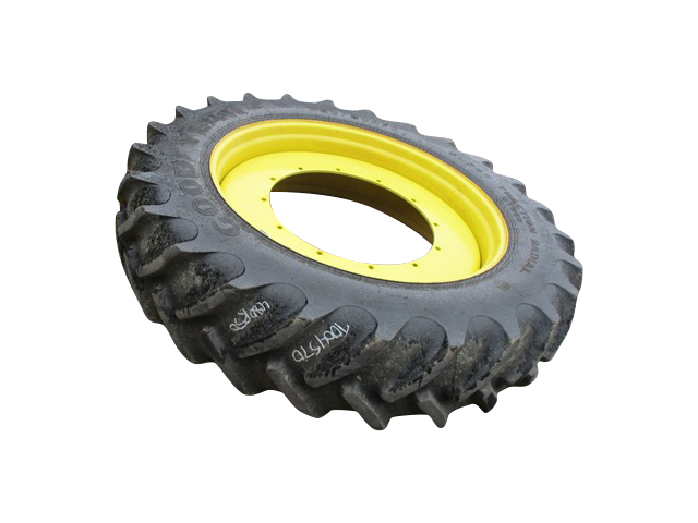 480/80R50 Goodyear Farm DT800 Super Traction R-1W on John Deere Yellow 12-Hole Stub Disc 75%