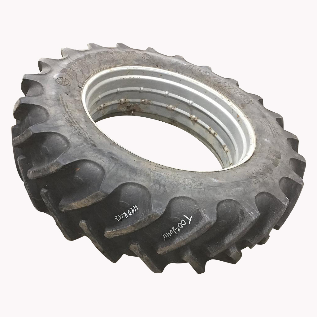 480/80R42 BKT Tires Agrimax RT 855 R-1W on Case IH Silver Mist 0-Hole Double Bevel 42" Cast 90%