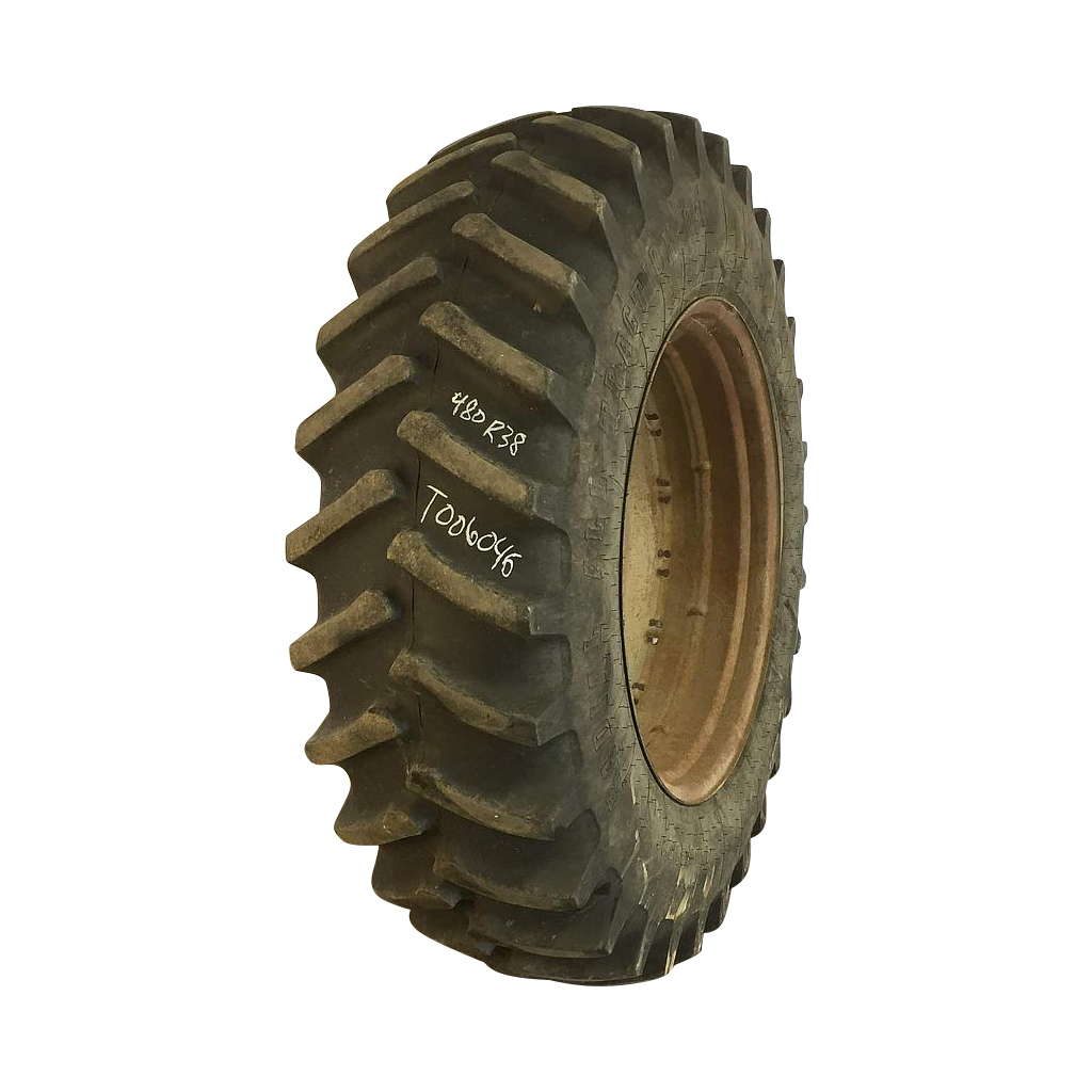 480/80R38 Firestone Radial All Traction 23 R-1 on Case IH Silver Mist 0-Hole Double Bevel Ag 80%