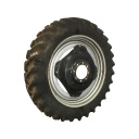 320/90R42 Firestone Radial 9000 R-1W on Case IH Silver Mist/Black 8-Hole Stub Disc (groups of 2 bolts) 80%
