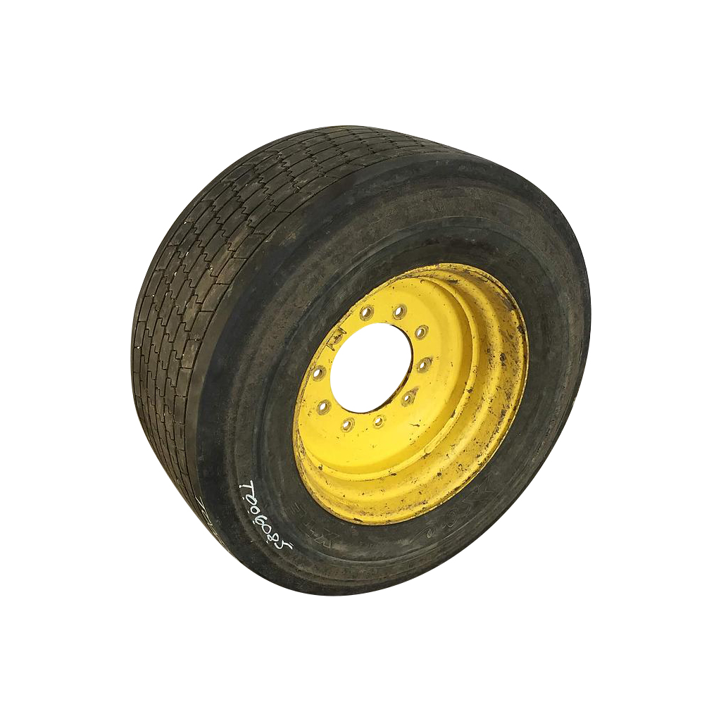445/50R22.5 Michelin on John Deere Yellow 10-Hole Implement