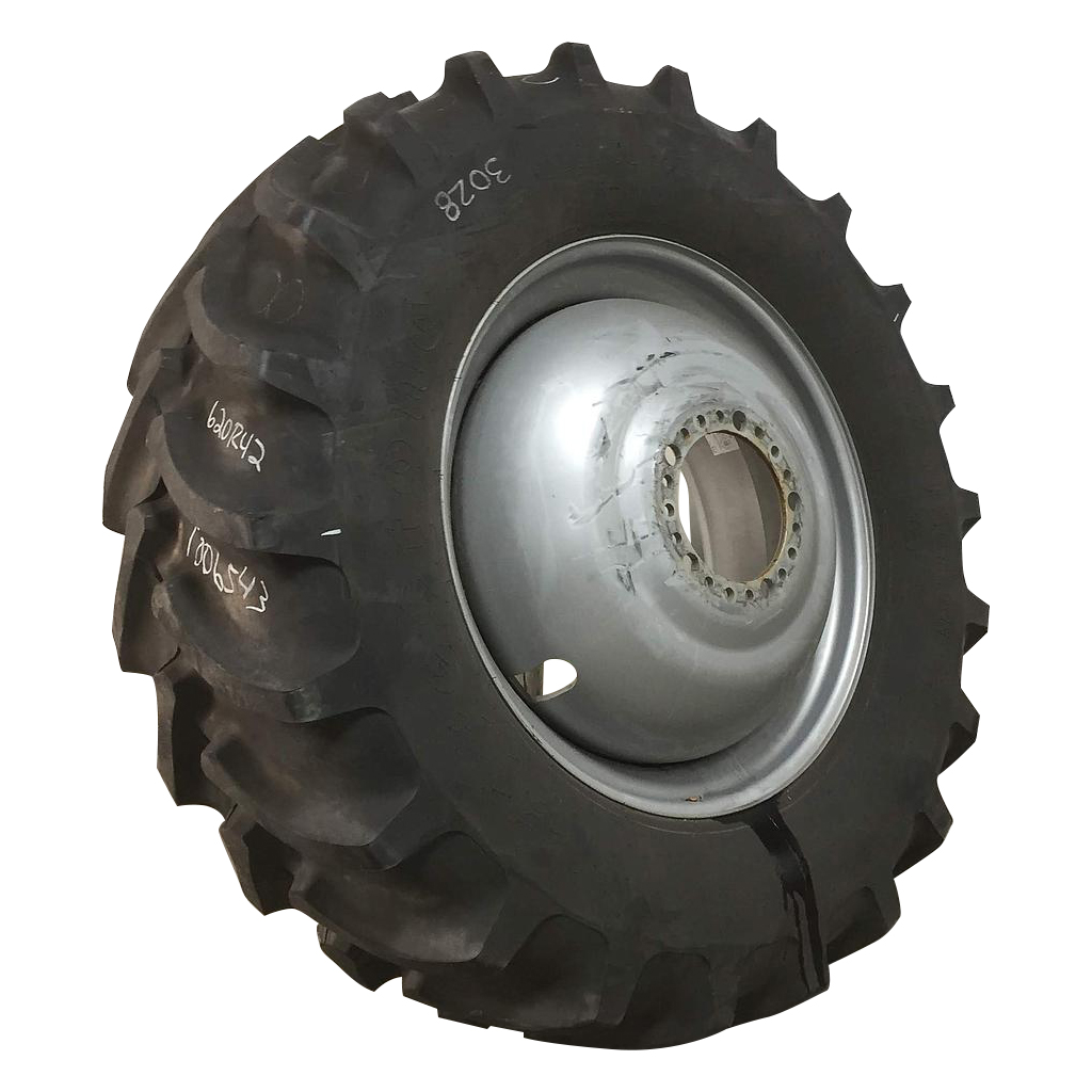 620/70R42 Firestone Radial All Traction DT R-1W on Case IH Silver Mist 20-Hole Dolly Dual 90%