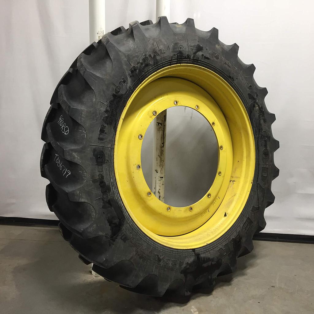 480/80R50 Goodyear Farm DT800 Super Traction R-1W on John Deere Yellow 12-Hole Stub Disc Sprayer 90%