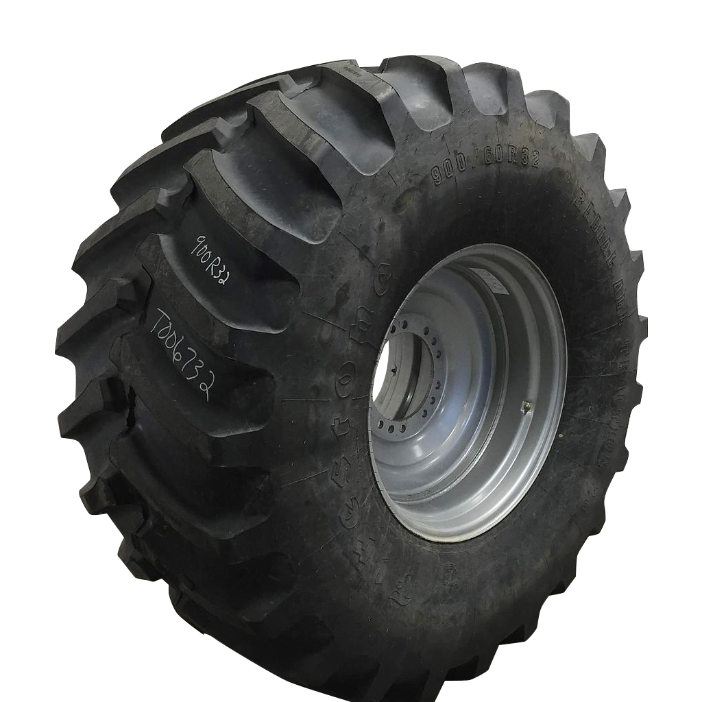 900/60R32 Firestone Radial All Traction 23 R-1 on Case IH Silver Mist 20-Hole Flat Plate 99%