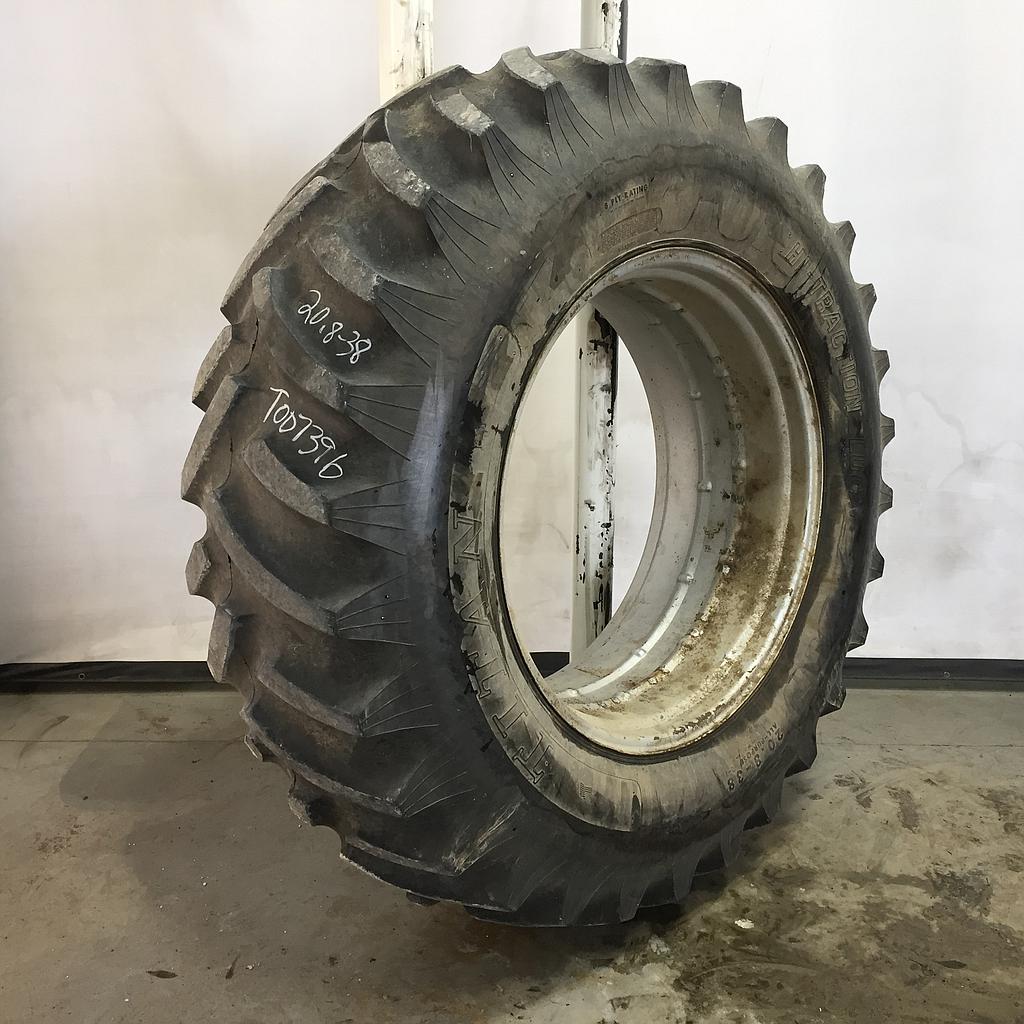 Used20.8/38 Titan Farm Hi Traction Lug R1 on Double Bevel Ag Agriculture Tire/Wheel Assemblies