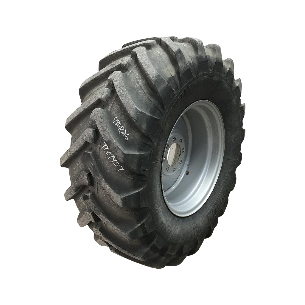 480/80R26 Michelin XMCL R-4 on Case IH Silver Mist 8-Hole Formed Plate 85%