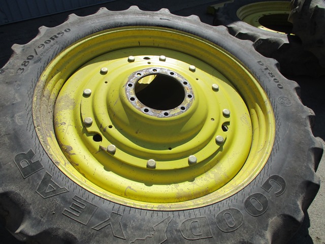 380/90R50 Goodyear Farm DT800 Optitrac R-1W on John Deere Yellow 10-Hole Stub Disc 40%
