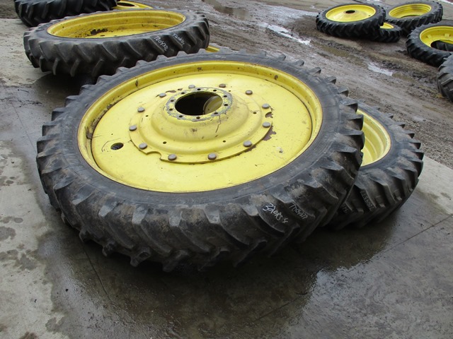 320/90R54 Michelin AgriBib Row Crop R-1W on John Deere Yellow 12-Hole Stub Disc 60%