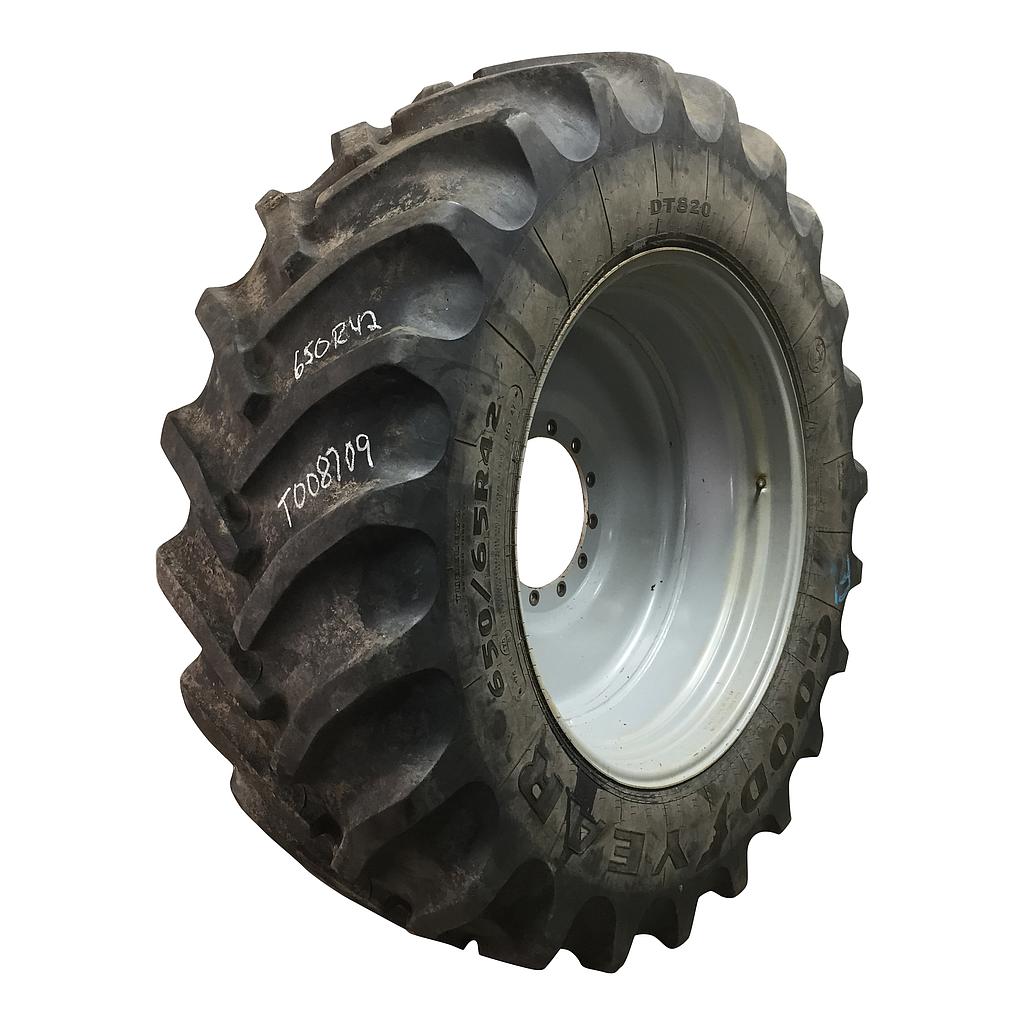 650/65R42 Goodyear Farm DT820 Super Traction R-1W on Agco Corp Gray 12-Hole Formed Plate Sprayer 60%