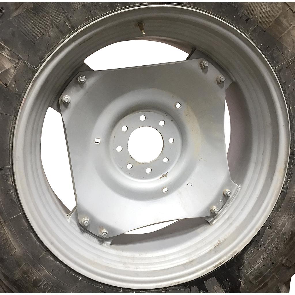 15"W x 34"D Rim with Clamp/U-Clamp (groups of 2 bolts) Rim with 8-Hole Center, Case IH Silver Mist