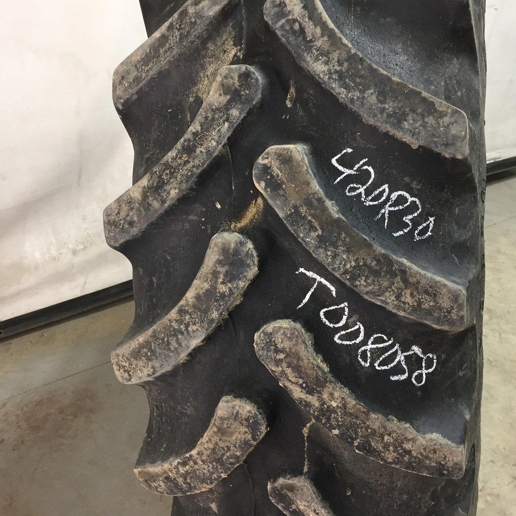420/90R30 Firestone Radial All Traction FWD R-1 on John Deere Yellow 12-Hole Waffle Wheel (Groups of 3 bolts) 60%
