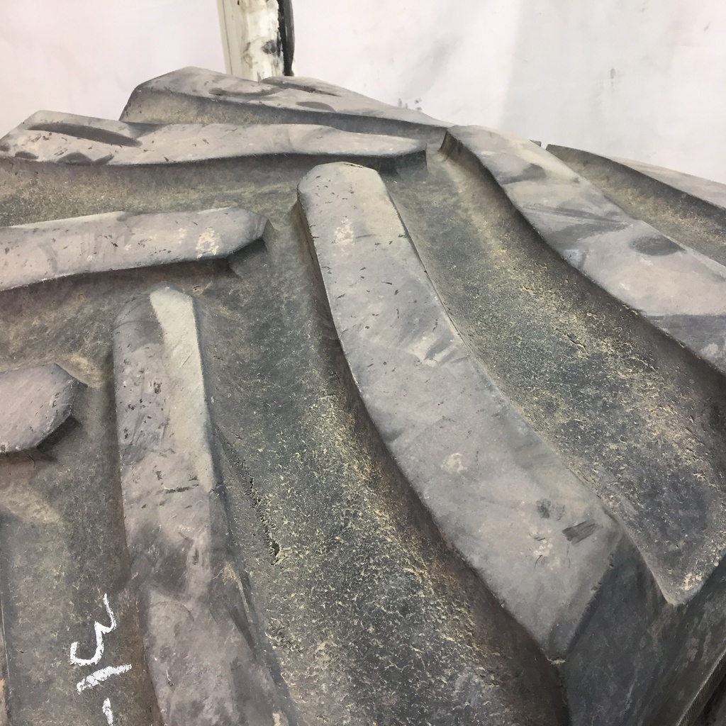 48/31.00-20 BKT Tires FL 351 High Flotation HF-3, F (12 Ply) 45%