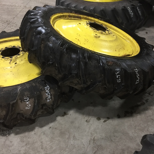 13.6/-38 Firestone Traction Field & Road R-1, B (4 Ply) 99%