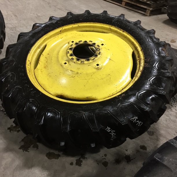 13.6/-38 Firestone Traction Field & Road R-1, B (4 Ply) 99%