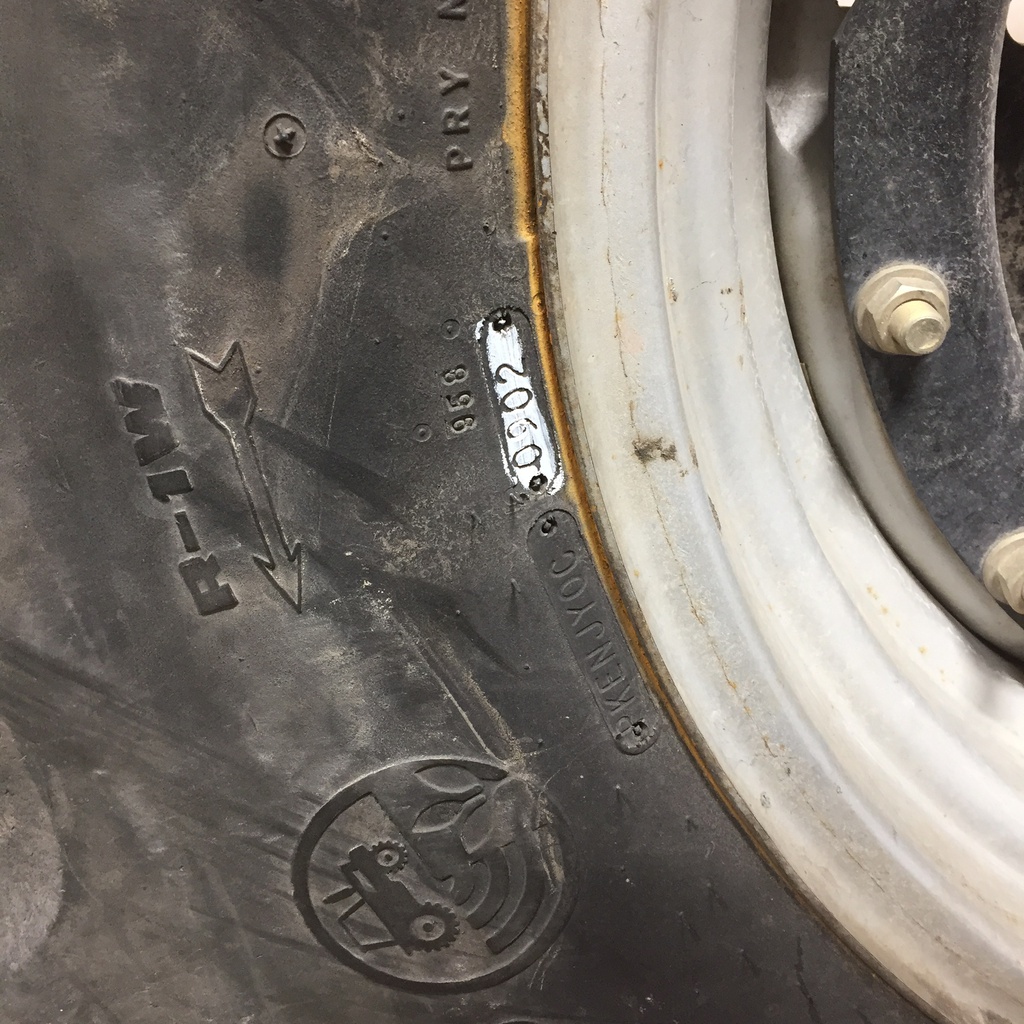 480/70R30 Goodyear Farm DT810 Super Traction R-1W 152 B 25%