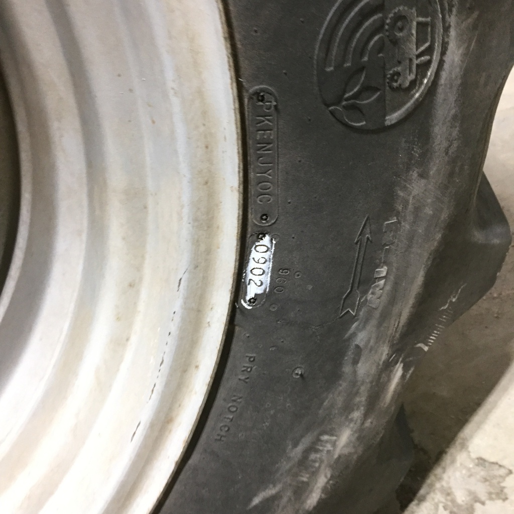 480/70R30 Goodyear Farm DT810 Super Traction R-1W 152 B 40%