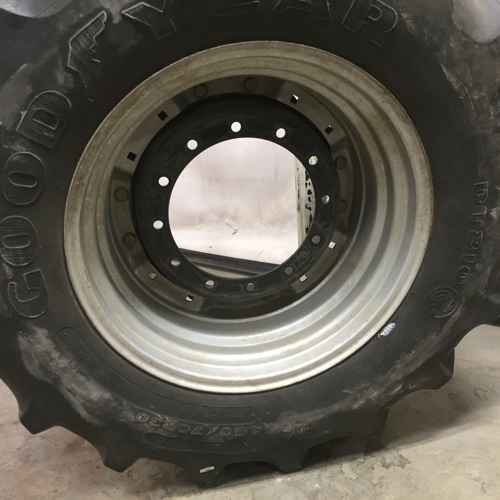 480/70R30 Goodyear Farm DT810 Super Traction R-1W on Case IH Silver Mist 8-Hole Waffle Wheel (Groups of 2 bolts) 40%