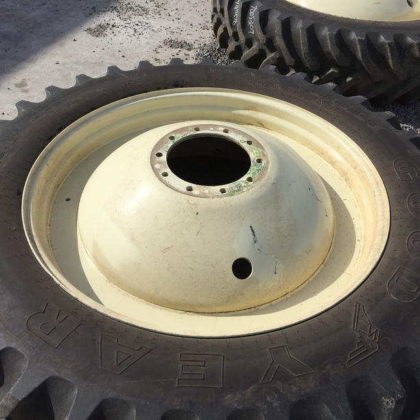 420/80R46 Goodyear Farm Dyna Torque Radial R-1 on Cream 10-Hole Dolly Dual 85%