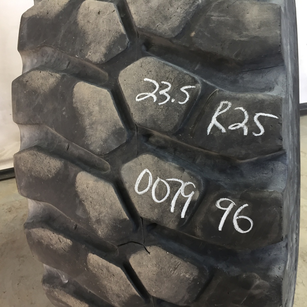 23.5/R25 Continental STL3 E-3/L-3 185 B 50%