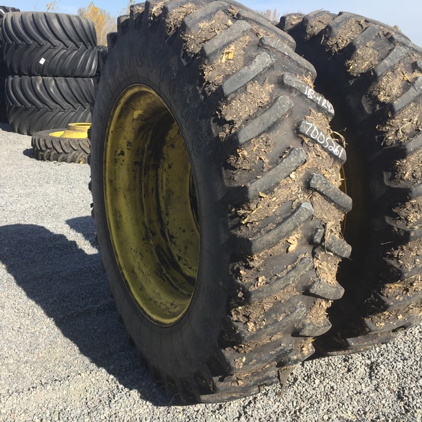 18.4/R42 Firestone Radial All Traction 23 R-1 on John Deere Yellow 10-Hole Straddle Dual 75%