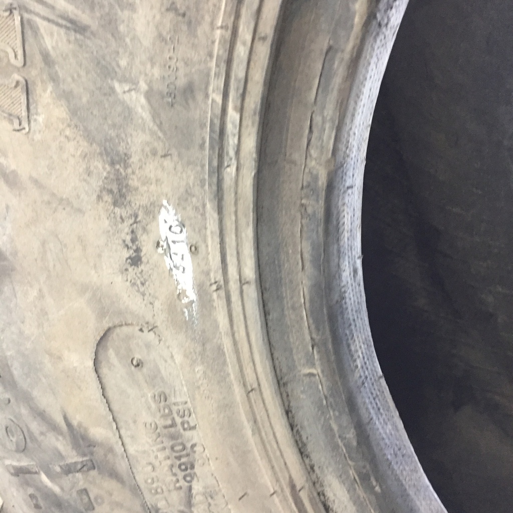 18.4/-16.1 Titan Farm Hi Traction Lug R-1, D (8 Ply) 85%