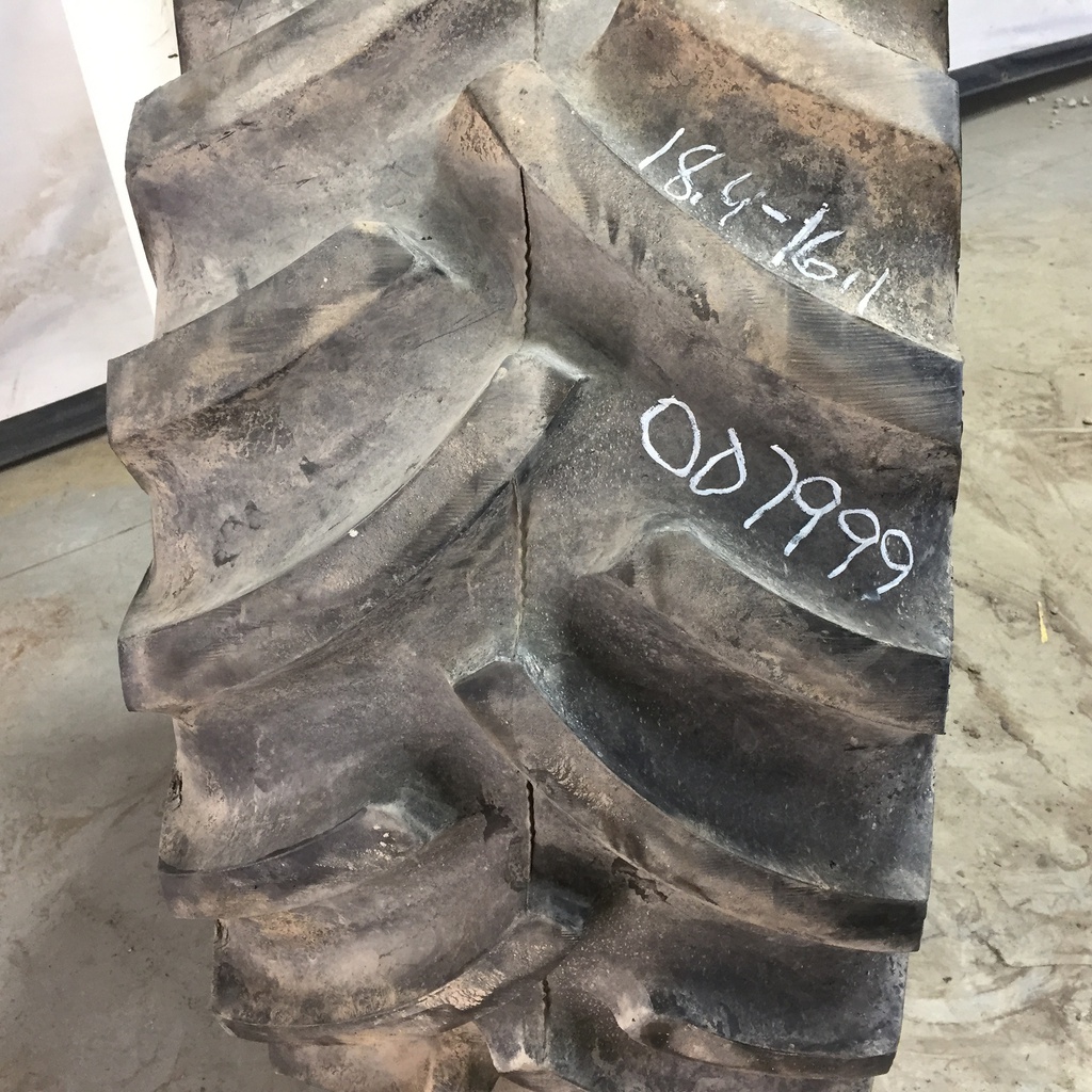 18.4/-16.1 Titan Farm Hi Traction Lug R-1, D (8 Ply) 85%