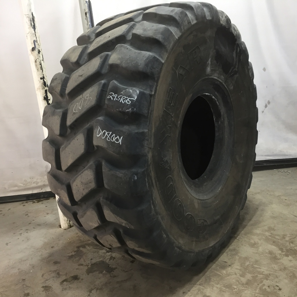 29.5/R25 Goodyear Farm TL3A+ E-3/G-3/L-3 216 A2 80%