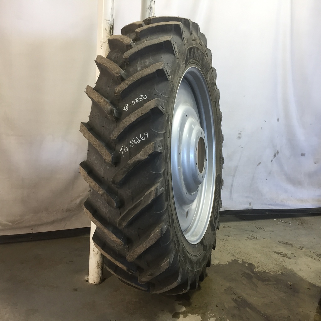 480/80R50 Michelin AgriBib 2 R-1W on Case IH Silver Mist 10-Hole Formed Plate W/Weight Holes 95%