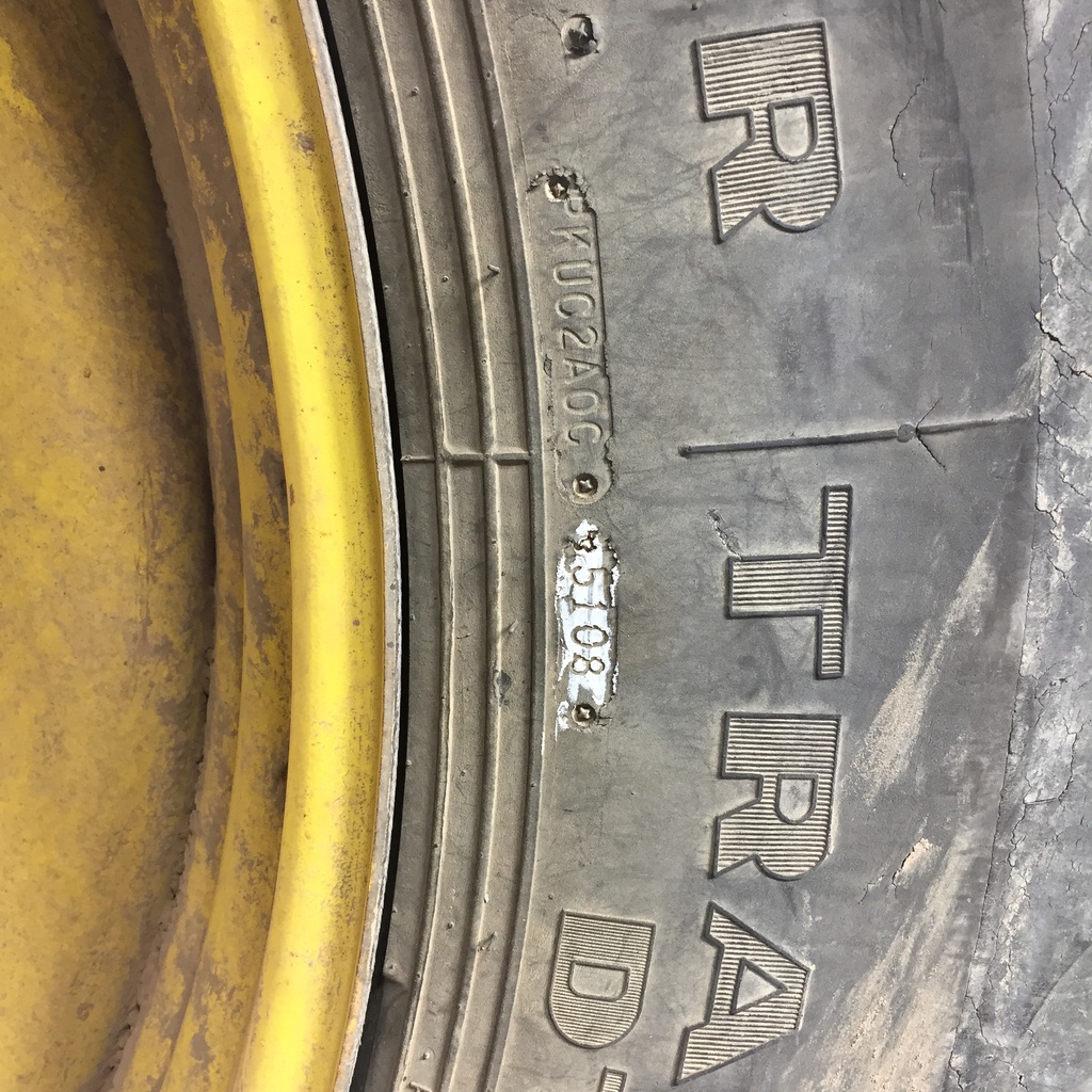 480/80R50 Goodyear Farm DT800 Super Traction R-1W on John Deere Yellow 12-Hole Stub Disc 40%