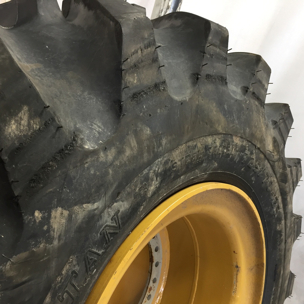 725/70-25 Titan Farm LS150 L-4T 189 A2, H (16 Ply) 90%