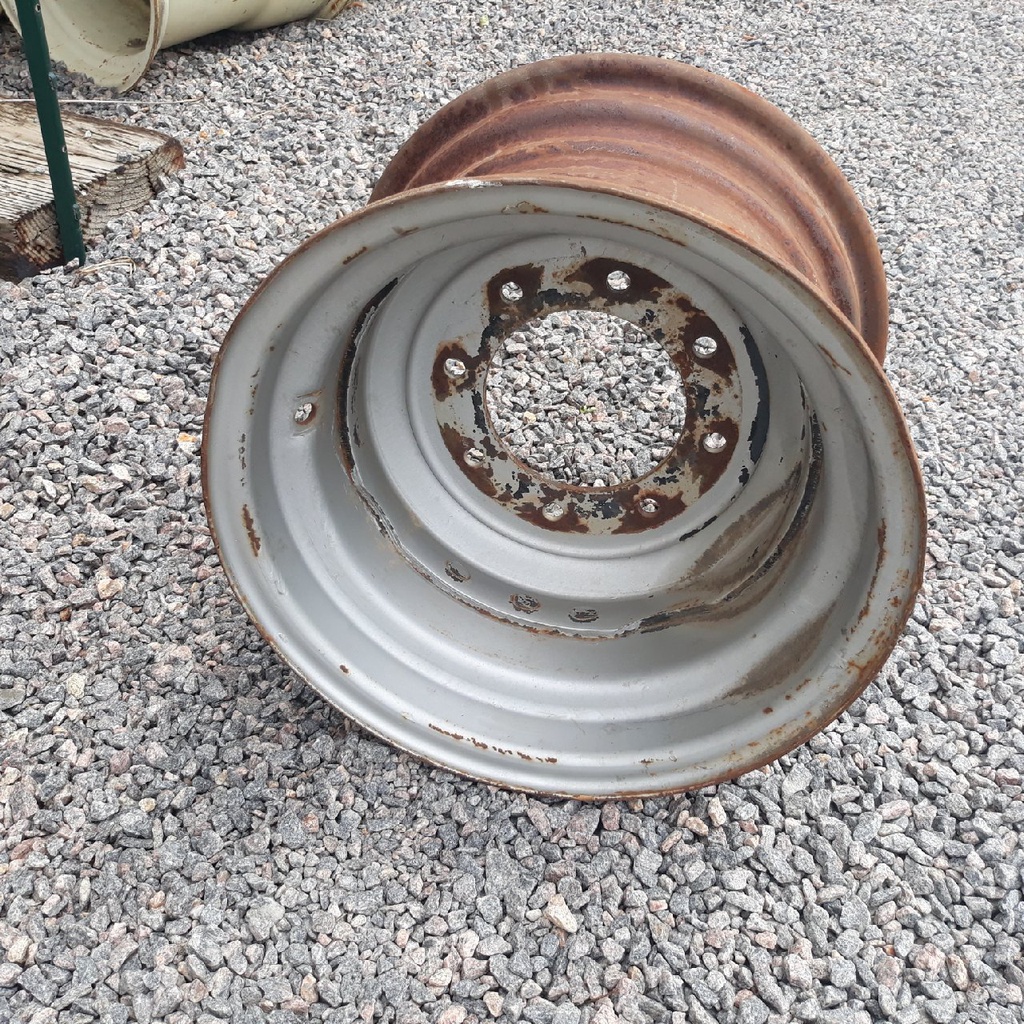 11"W x 16"D, Case IH Silver Mist 8-Hole Implement