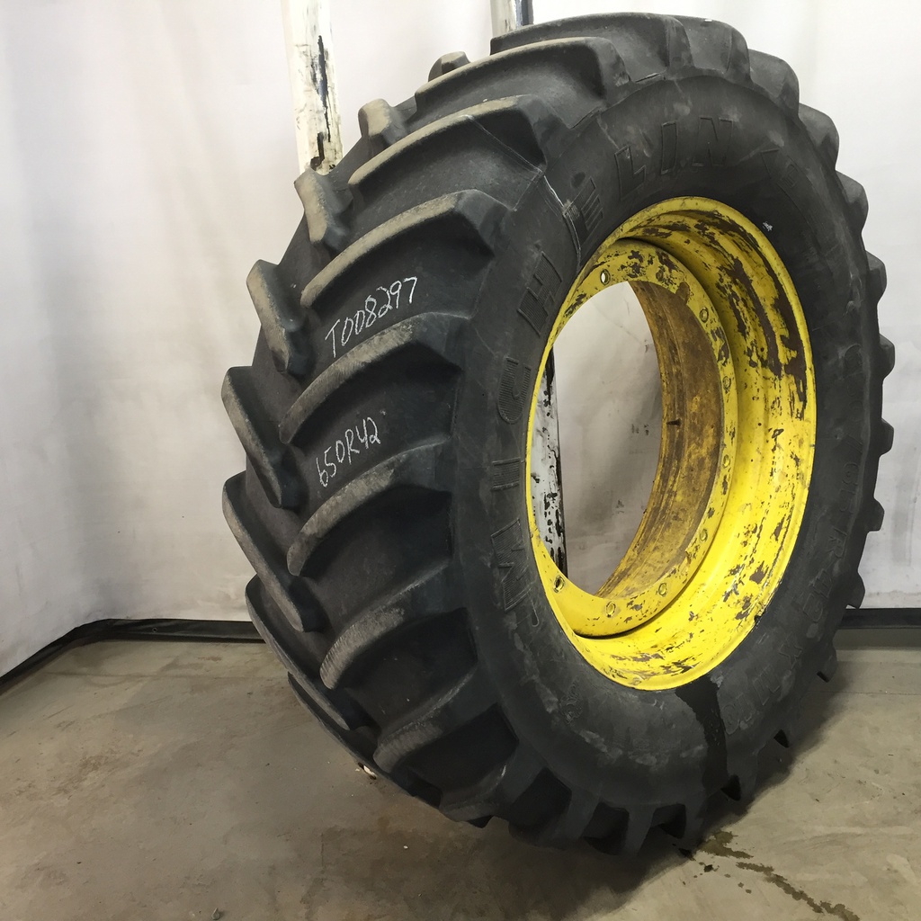 650/65R42 Michelin Multibib R-1W on John Deere Yellow 12-Hole Stub Disc 60%