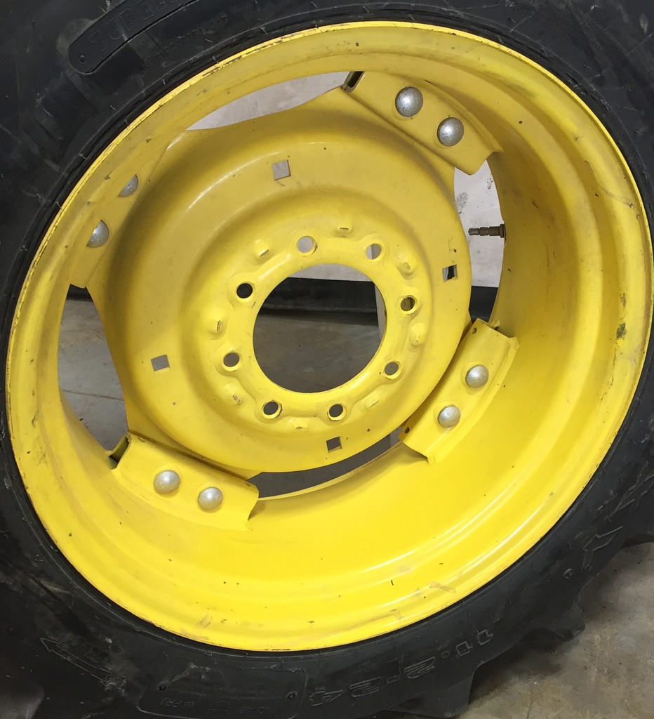 8-Hole Rim with Clamp/U-Clamp (groups of 2 bolts) Center for 24" Rim, John Deere Yellow