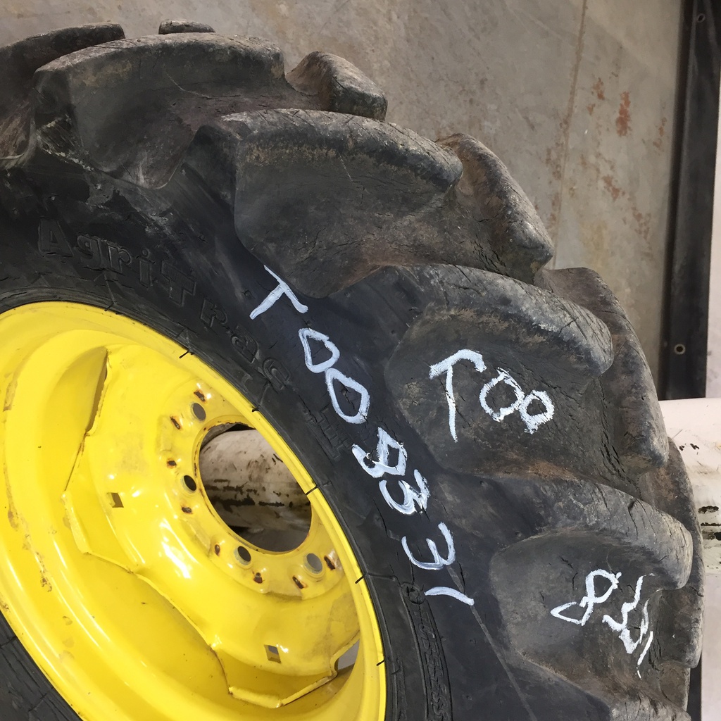 7/-14 Galaxy AGRI Trac II R-1 on John Deere Yellow 6-Hole Implement 75%