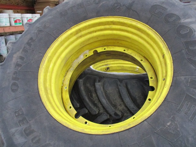 25"W x 38"D, John Deere Yellow 12-Hole Stub Disc