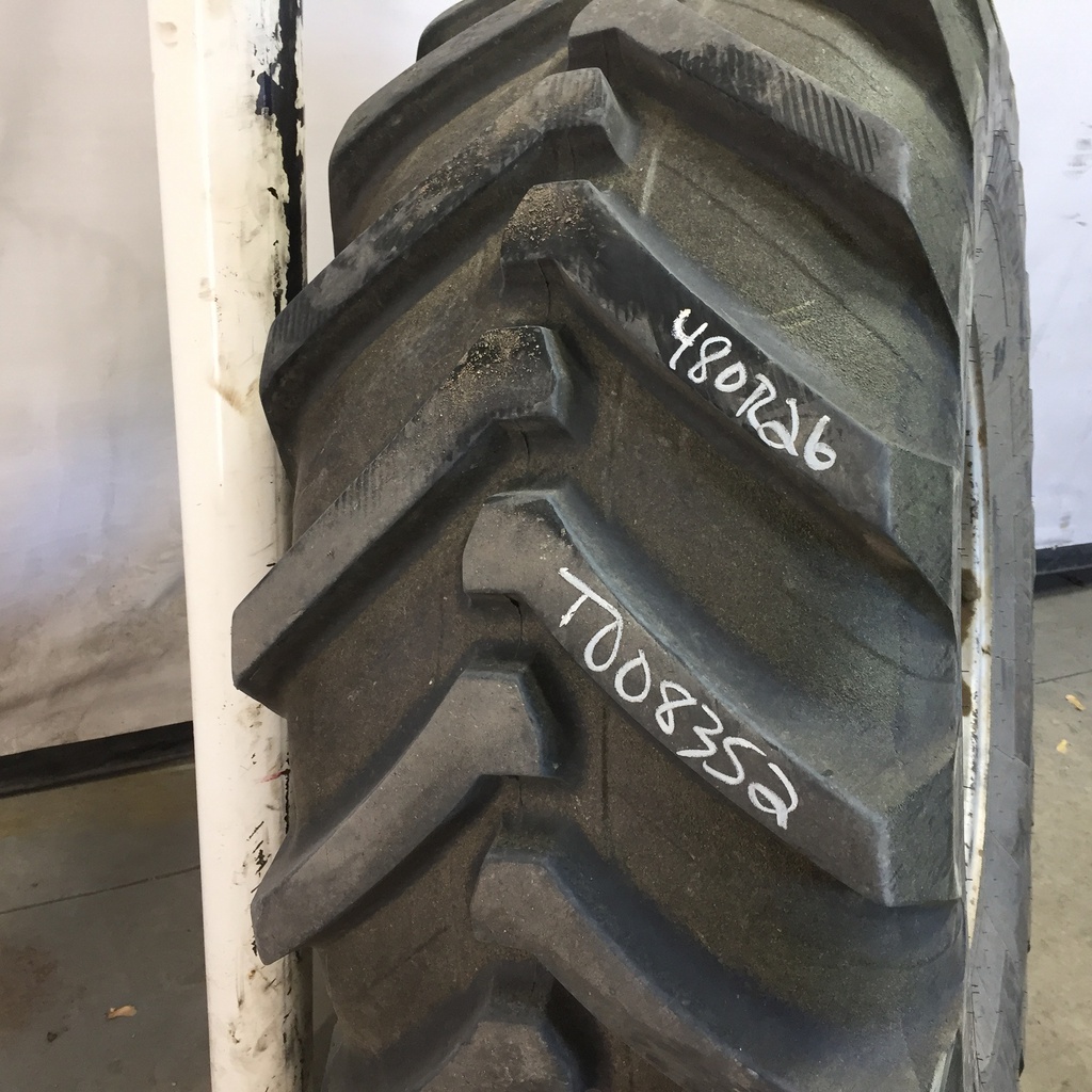 480/80R26 Michelin XMCL R-4 on Case IH Silver Mist/Black 10-Hole Rim with Clamp/Loop Style 80%
