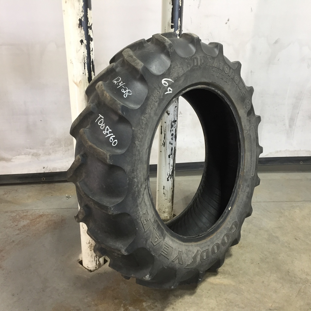 12.4/-28 Goodyear Farm Dura Torque R-1, B (4 Ply) 70%
