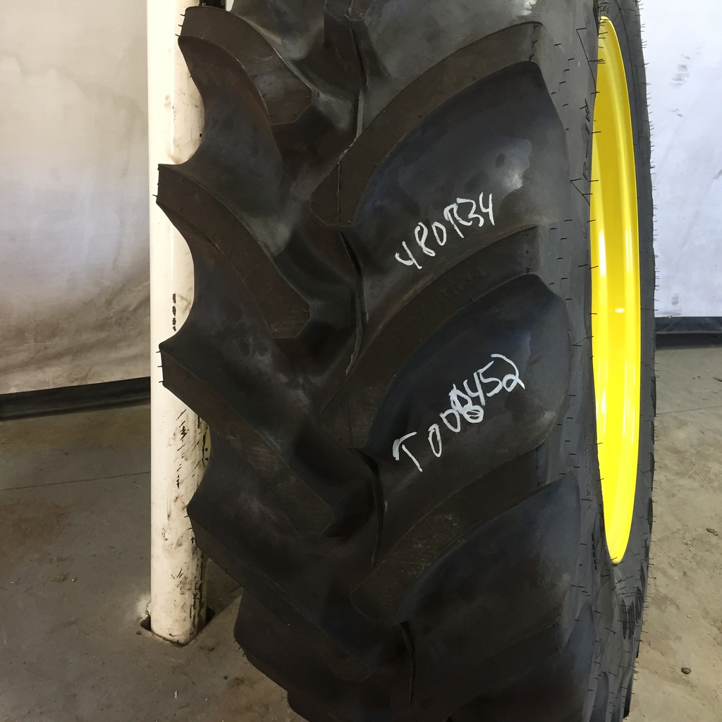 480/70R34 Firestone Radial 9000 R-1W on John Deere Yellow 10-Hole Stub Disc 99%