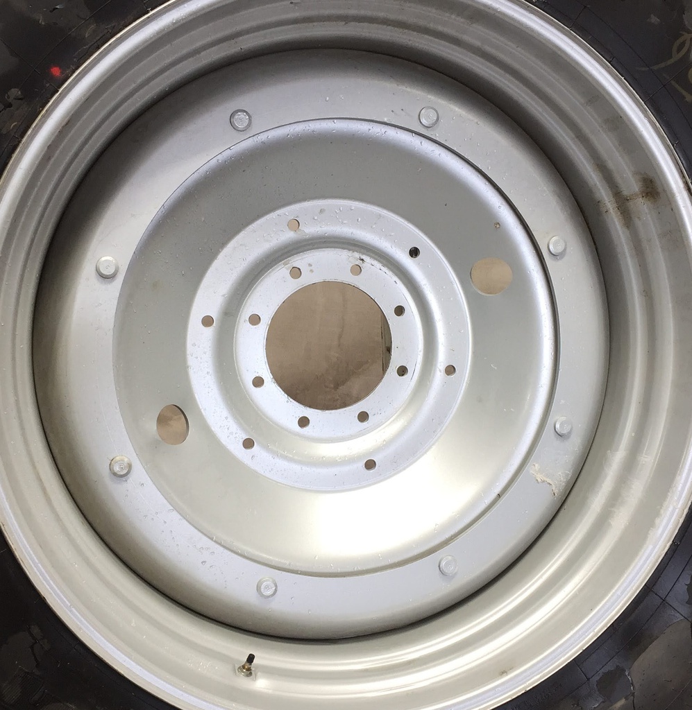 16"W x 42"D Stub Disc Rim with 8-Hole Center, Case IH Silver Mist